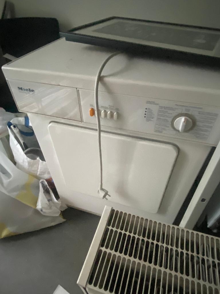 Sèche-linge cassé GRATUIT, Electroménager, 6 à 8 kg, Évacuation d'air, Chargeur frontal, Enlèvement