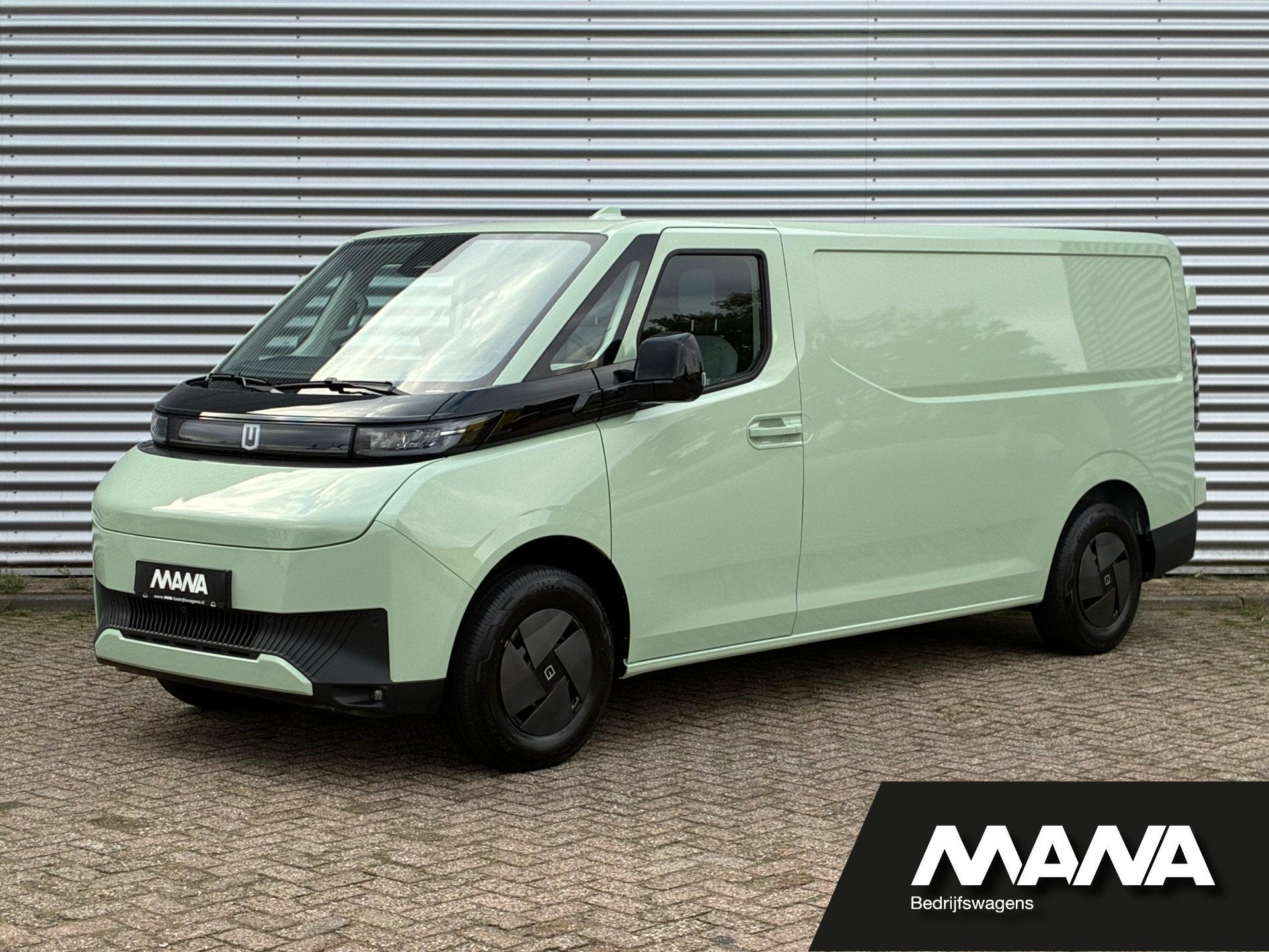 Farizon SV L2H1 83 kWh NU UIT VOORRAAD LEVERBAAR! L2H1 83 kW, Autos, Autres marques, Achat, Entreprise, Noir