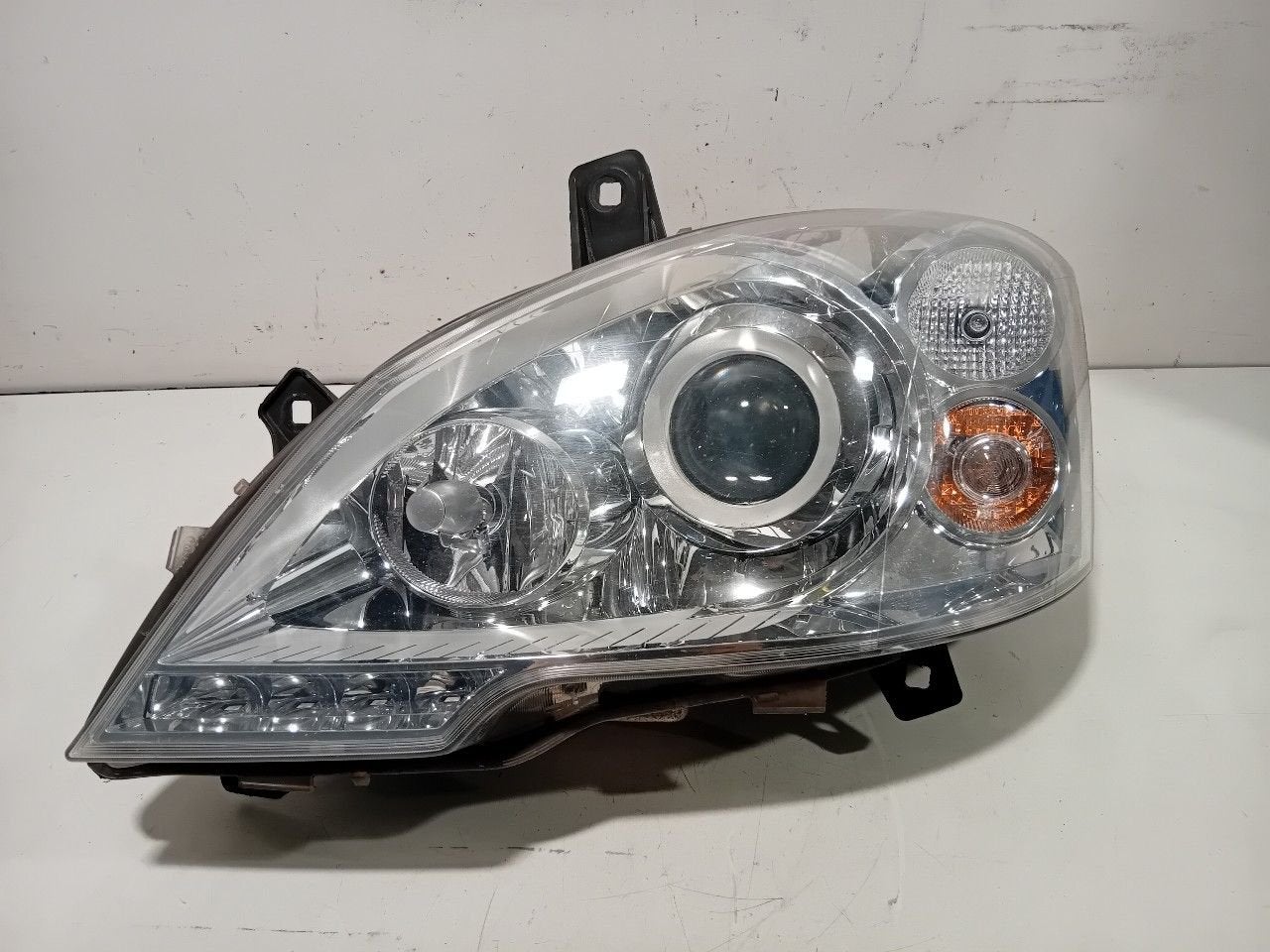 Koplamp links Mercedes-Benz Vito, Onderdelen@venauto.nl, Van der Ven Autorecycling B.V., Ettenseweg 76, 4706 PB Roosendaal, The Netherlands