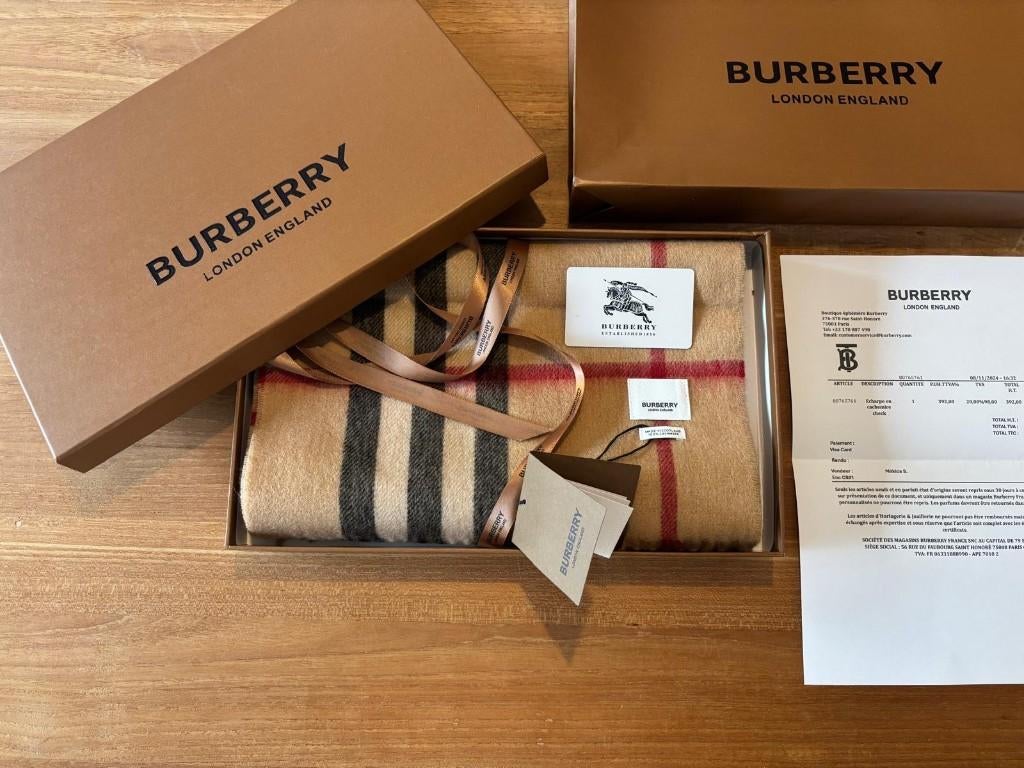 Burberry kasjmier sjaal – nieuw, volledige set en factuur, Burberry, Ophalen of Verzenden, Nieuw, Sjaal