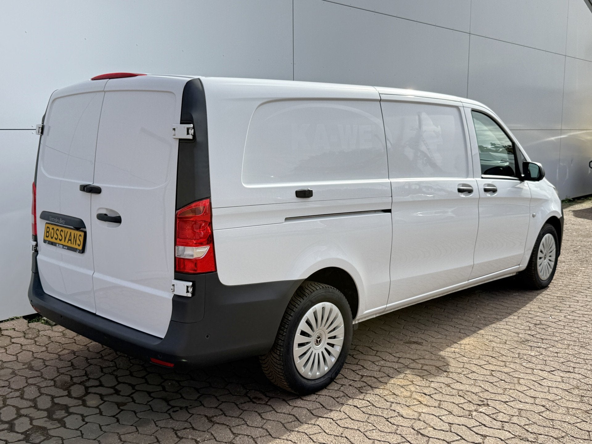 Mercedes-Benz Vito 116 1.9 CDI Automaat L3 XL Climate Contro, Auto's, Automaat, Gebruikt, Zwart, 4 cilinders
