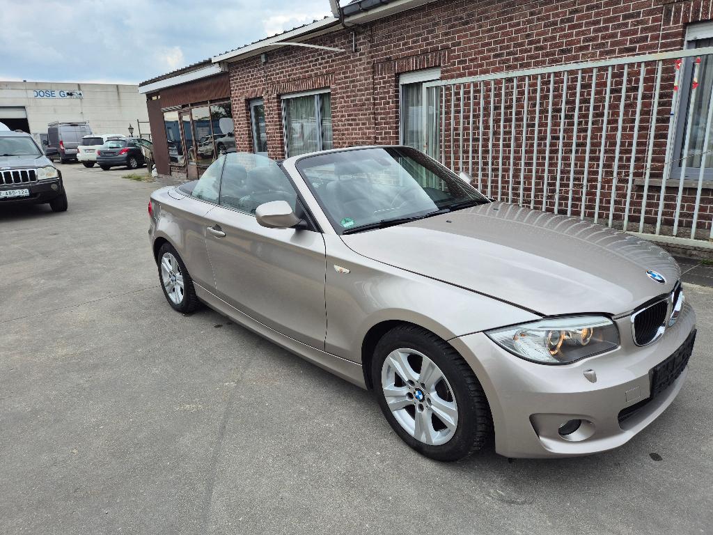BMW 218i, Auto's, BMW, 4 zetels, Achterwielaandrijving, 1995 cc, 4 cilinders