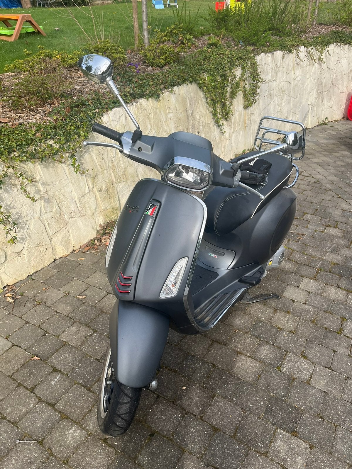 Vespa Sprint S 125 3Vie mat grijs