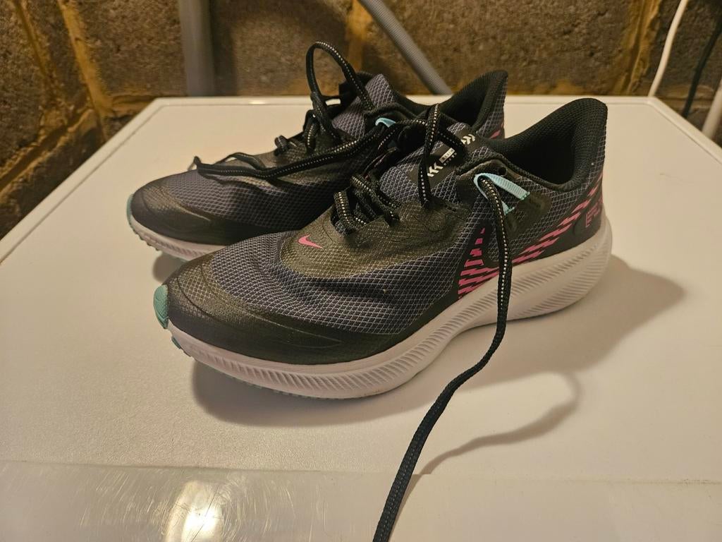 Chaussure de sport Nike, Nike