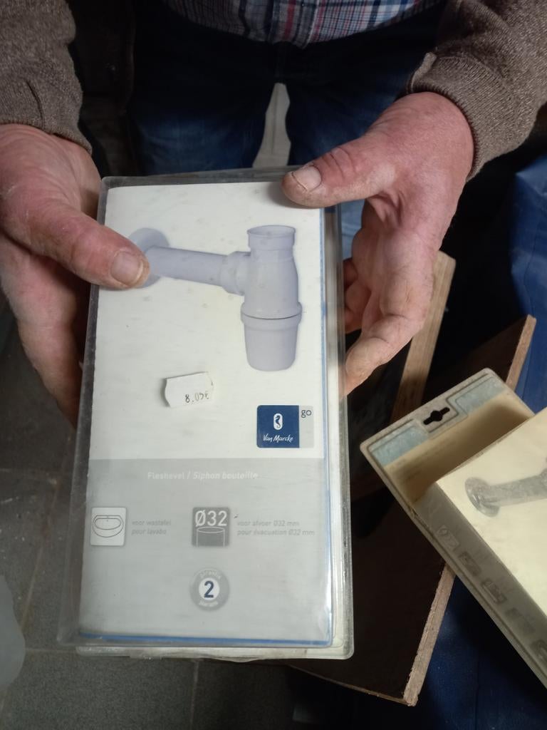 Matériaux construction tout genre et outils