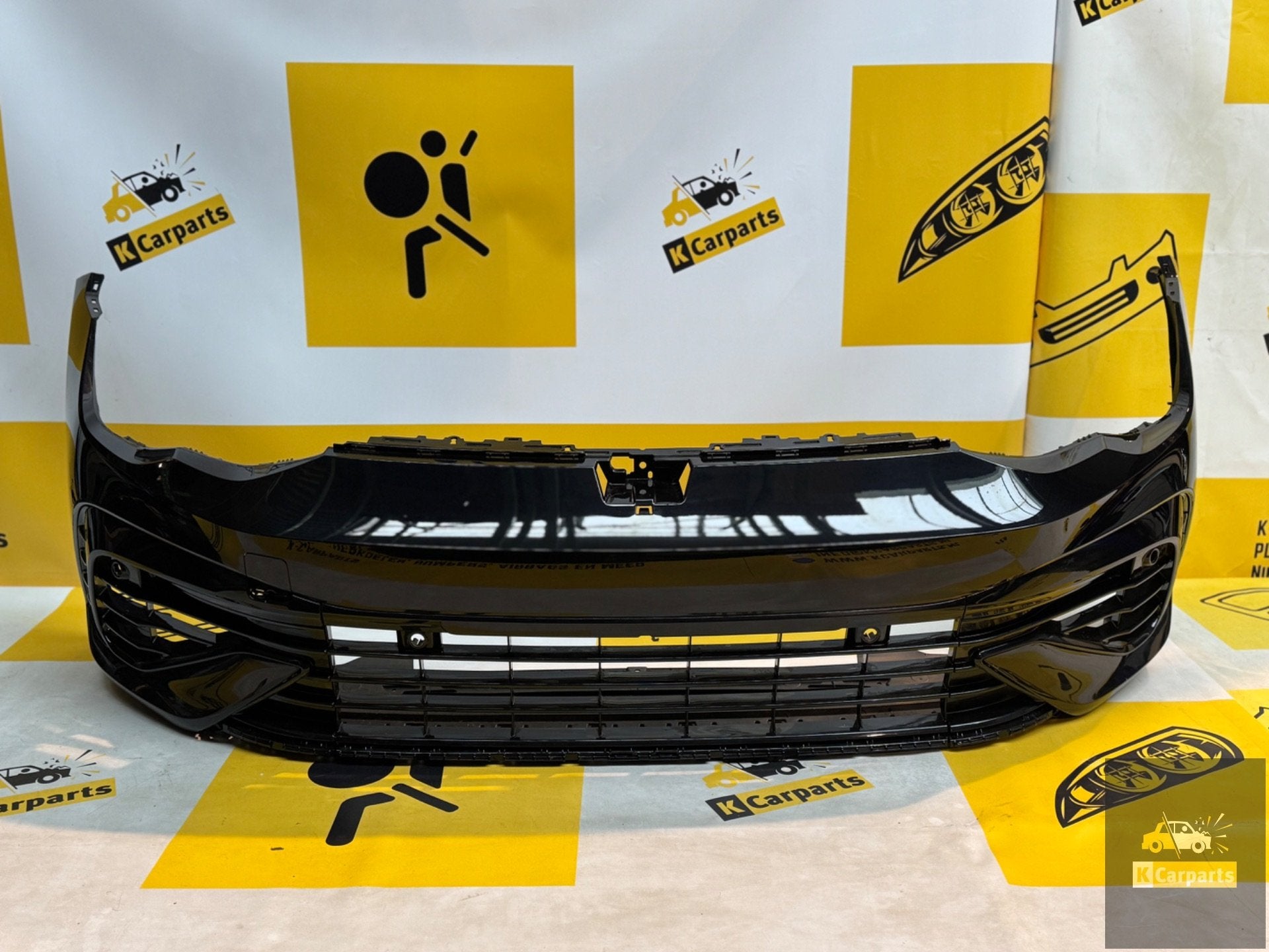 VOLKSWAGEN GOLF 8 R R20 VOORBUMPER 6xPDC 5H0807221E, Gebruikt, Volkswagen AG, Vw@volkswagen.de, Bumper