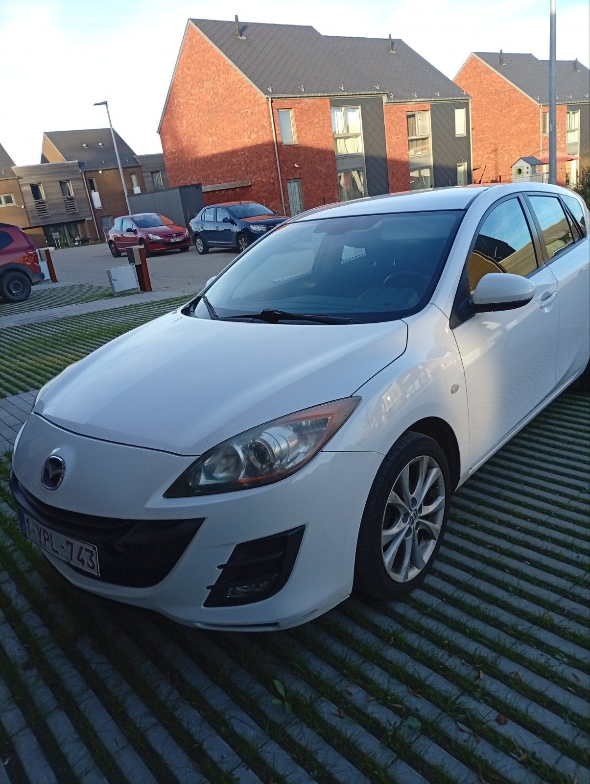 Mazda 3 prêt à immatriculer année 2011Klm 272.000, Auto's, Wit, Diesel, 5 deurs, Particulier