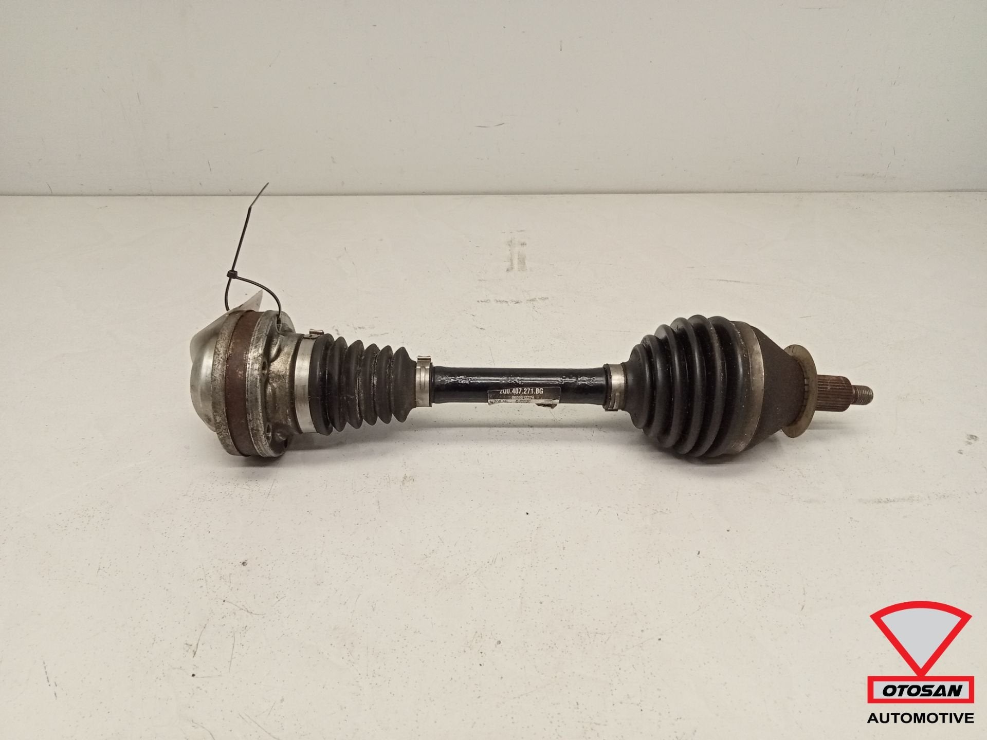 Arbre de transmission avant gauche d'origine pour VW Polo VI, Volkswagen, Volkswagen AG, Vw@volkswagen.de, Utilisé