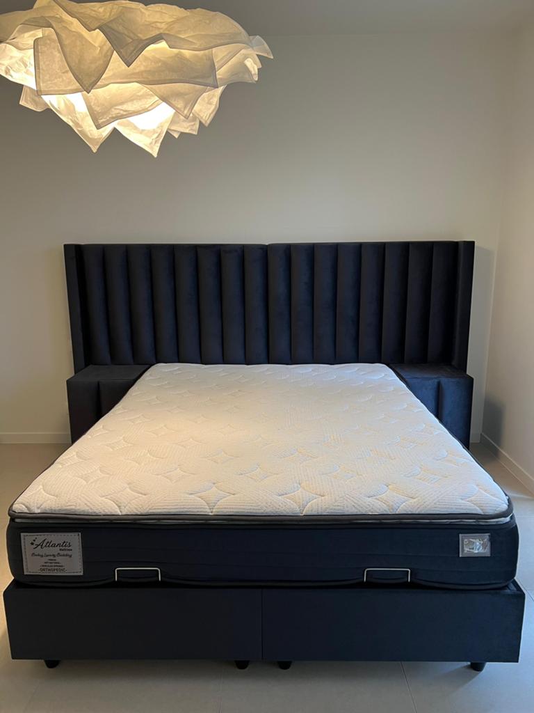 Boxspring 160x200 met opbergruimte, nachtkastjes en matras, Ophalen, Zo goed als nieuw