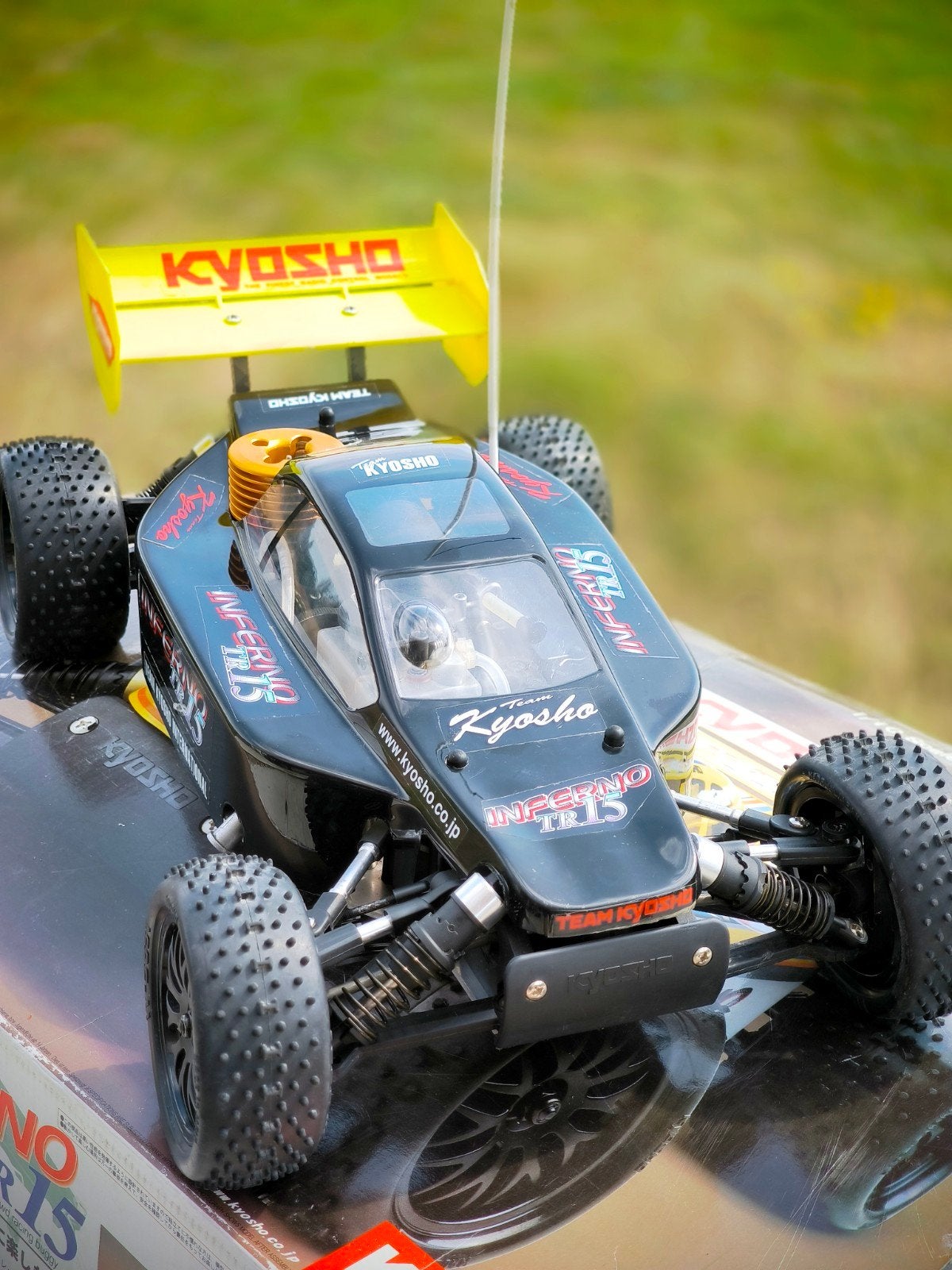 Kyosho RC Buggy Inferno Tr15 1/10 complet année 2000, Échelle 1:10, Enlèvement ou Envoi, Voiture off road, Comme neuf