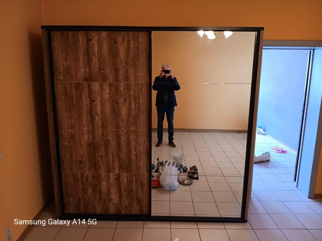 Kleerkast en luster, Huis en Inrichting, Ophalen, Met deur(en), Gebruikt, 200 cm of meer