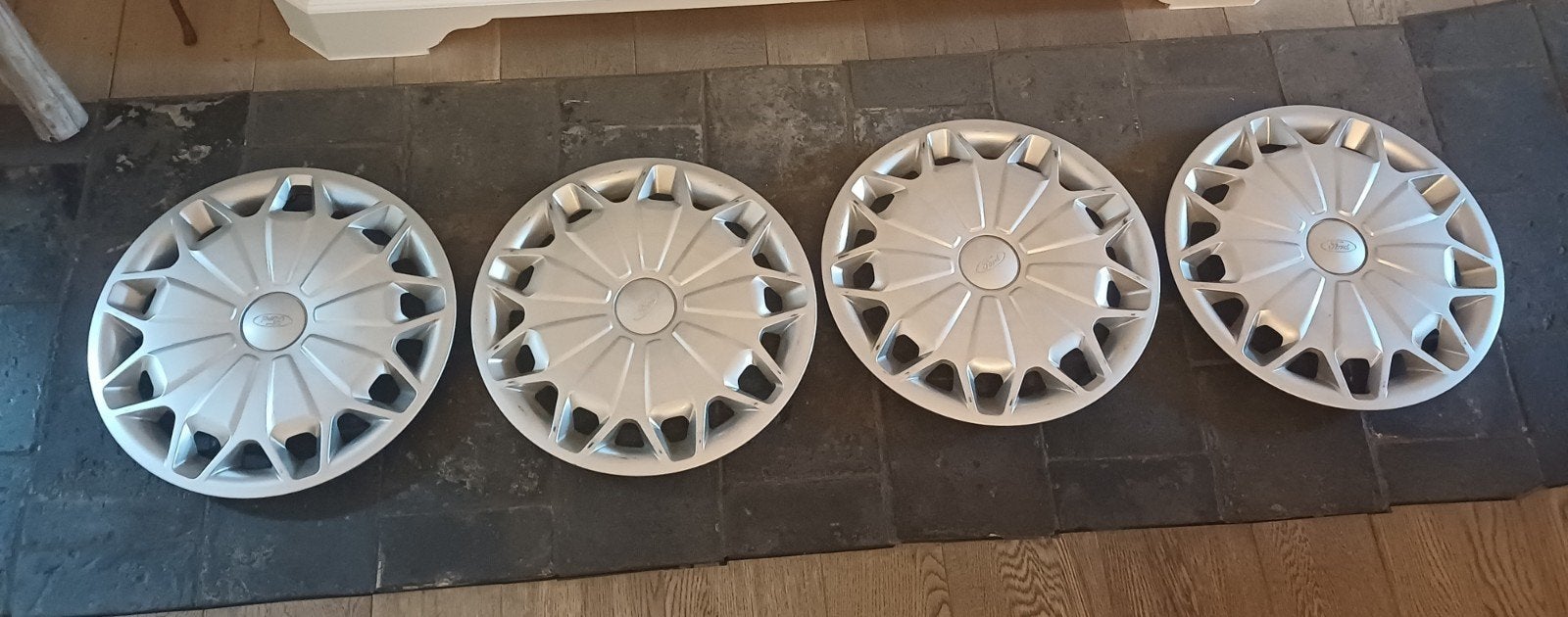 4 originele ford transit wieldeksels, Caravanes & Camping, Enlèvement