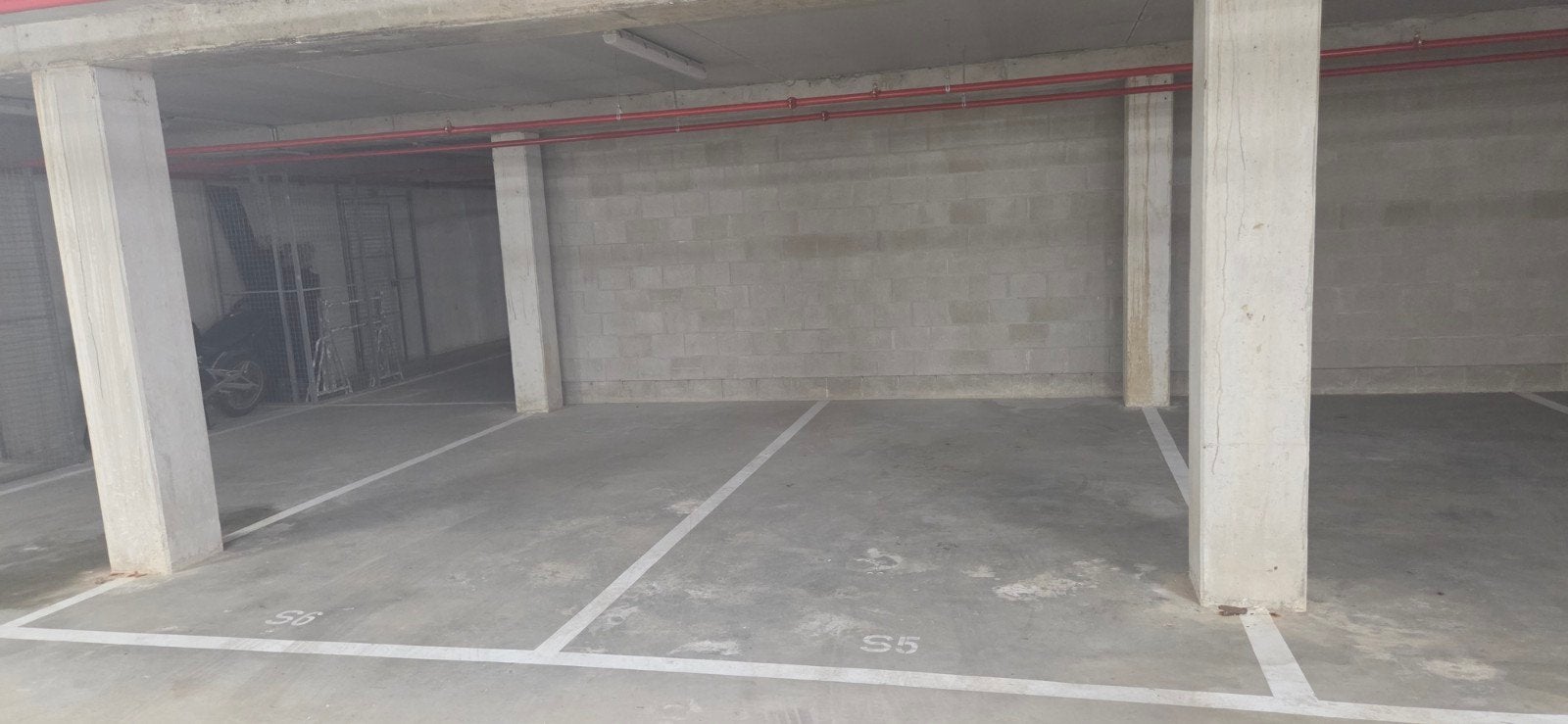 4 autostaanplaatsen te huur congresstraat Antwerpen