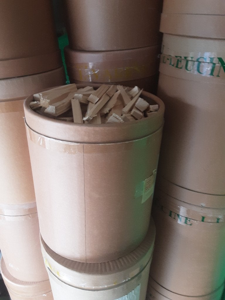Lot de 10  tonneaux  de  petits  bois  allumage  50l, Moins de 3 m³, Enlèvement, Autres essences de bois, Troncs d'arbres