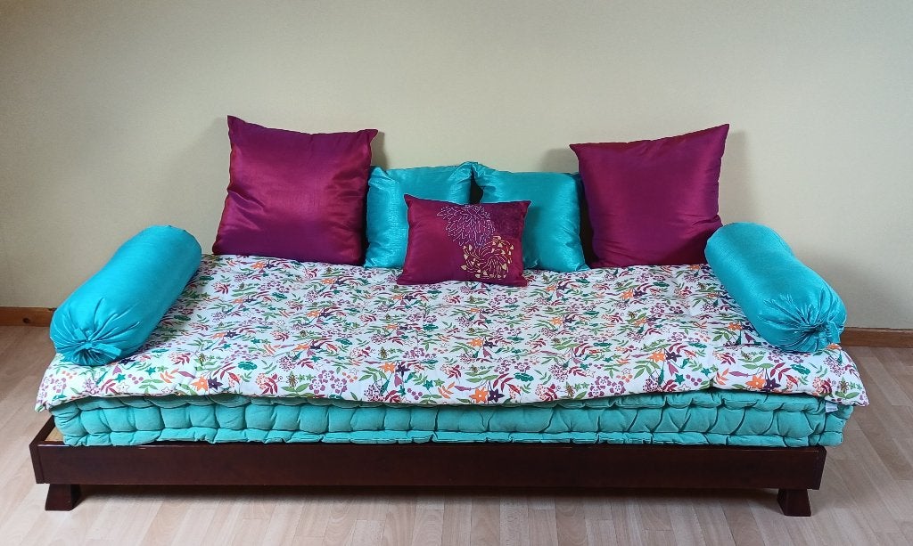 Banquette et coussins, Huis en Inrichting, Zetels | Zetels, Ophalen, Gebruikt, Rechte bank, Hout