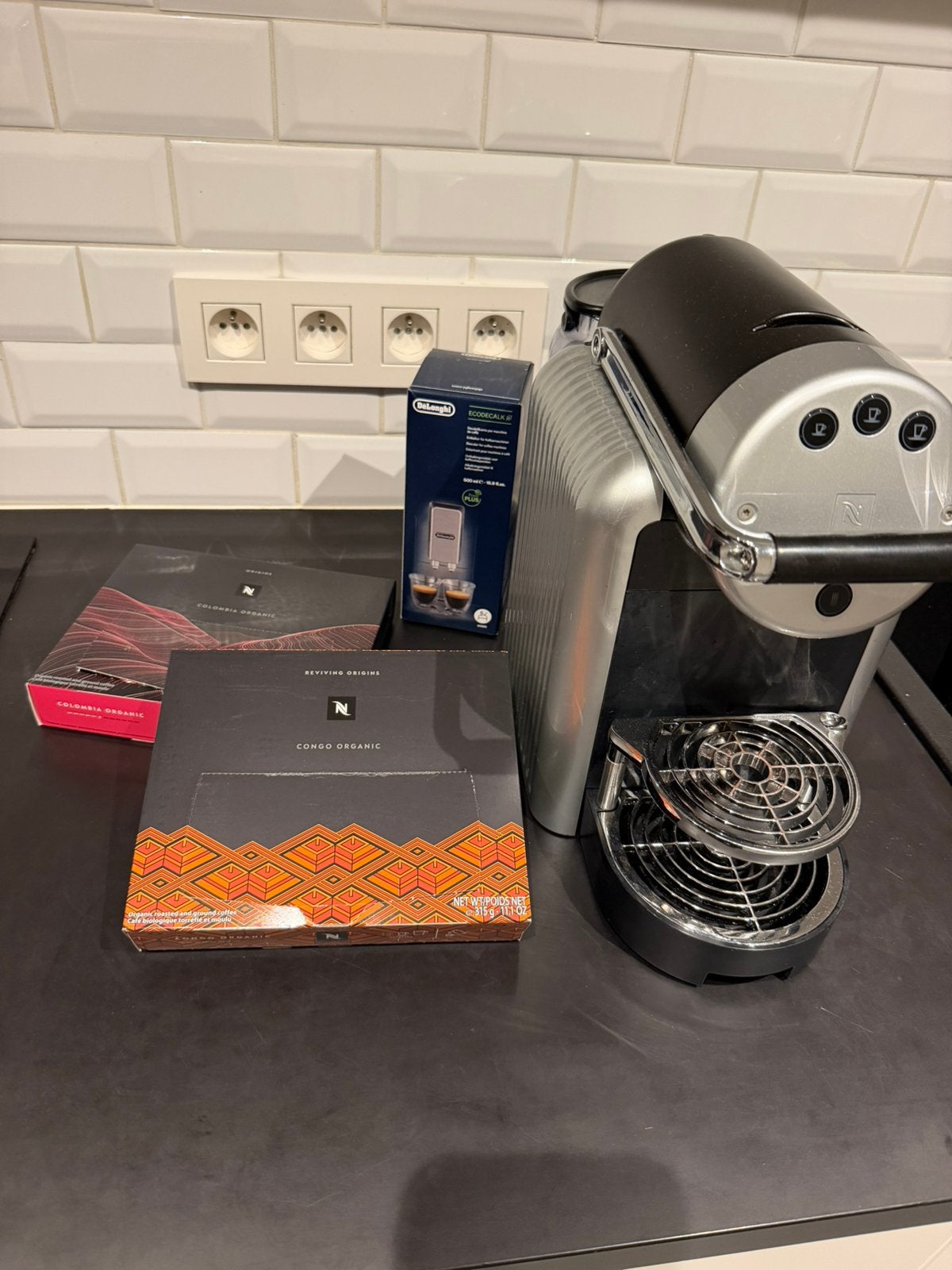 Nespresso machine in zeer goede staat, Ophalen, Zo goed als nieuw, Koffiemachine