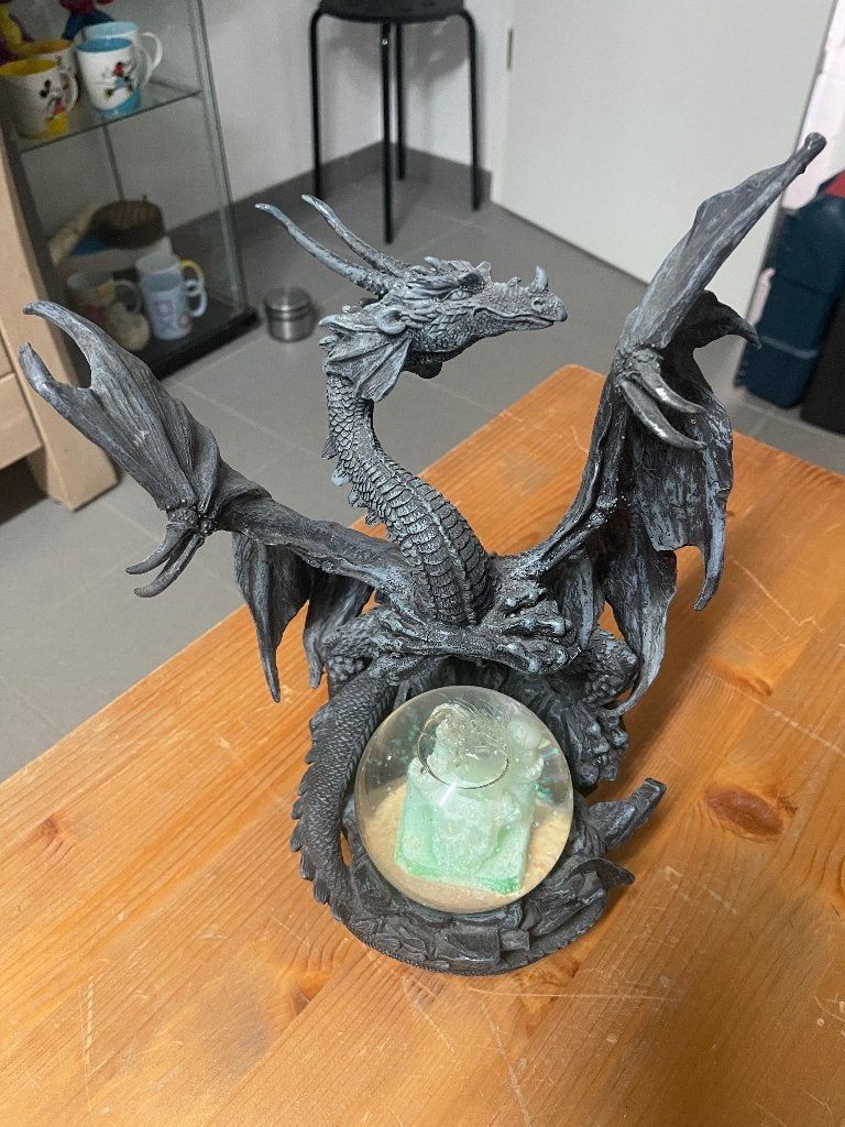 Dragon noir avec boule de cristal, Verzamelen, Beelden en Beeldjes, Ophalen, Zo goed als nieuw, Fantasy