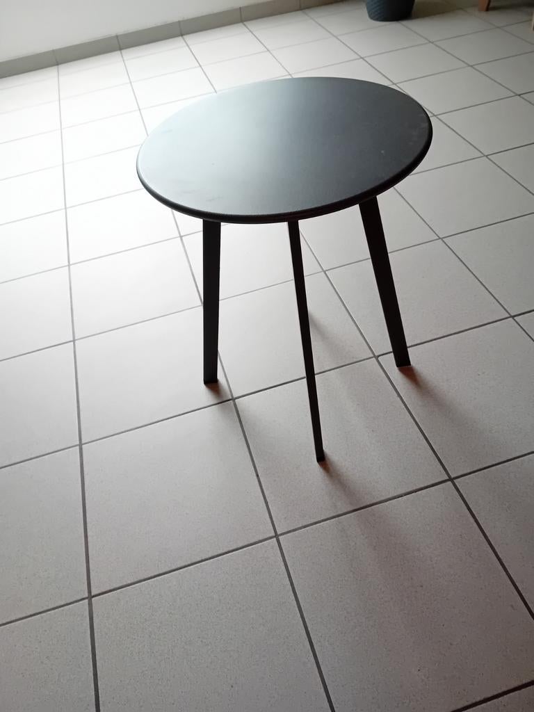 Petite table decoration