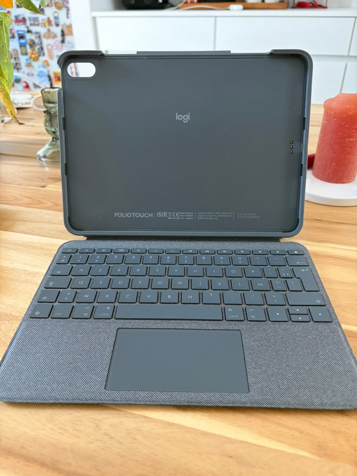 Toetsenbord Logi Folio touch iPad air, Ophalen, Zo goed als nieuw, 11 inch, Bescherming voor- en achterkant