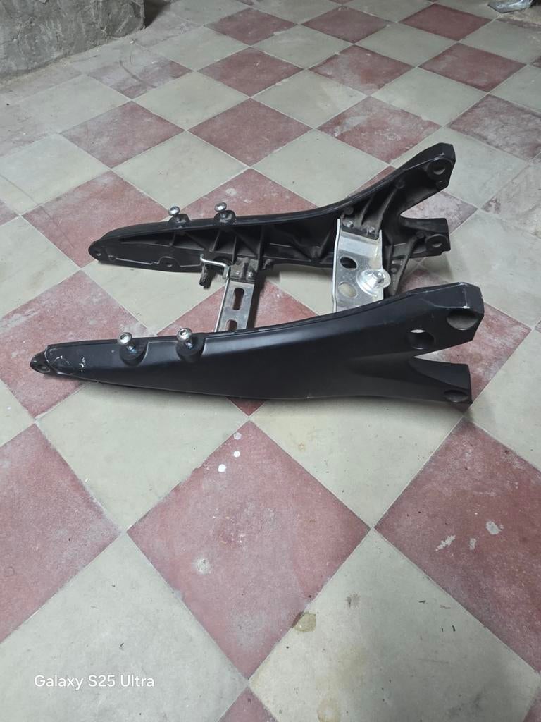 Cadre arrière gsxr 600 750 2006 2007, Enlèvement ou Envoi