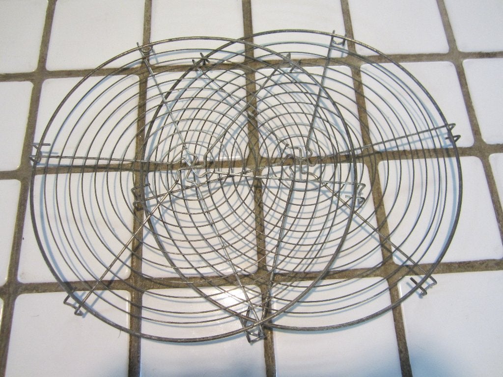 2 Grilles  pour pâtisserie, Autres types, Enlèvement, Utilisé, Métal