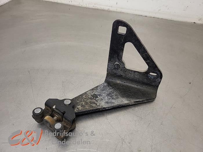 Roulette porte coulissante droite d'un Opel Vivaro (10U), -, Opel, 3 mois de garantie, Utilisé