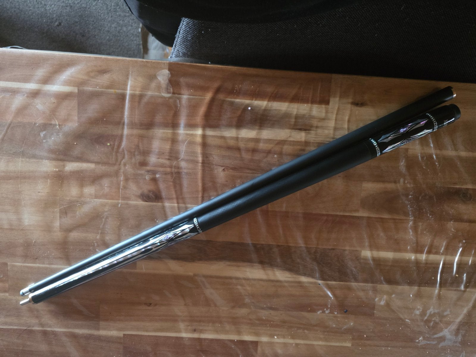 Carbone cue, Enlèvement