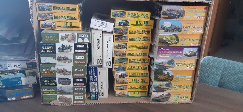 Modelbouw :+ 50 dozen 1/72 en 1/35  Ace, Dragon en andere., Hobby en Vrije tijd, Modelbouw | Auto's en Voertuigen, Ophalen