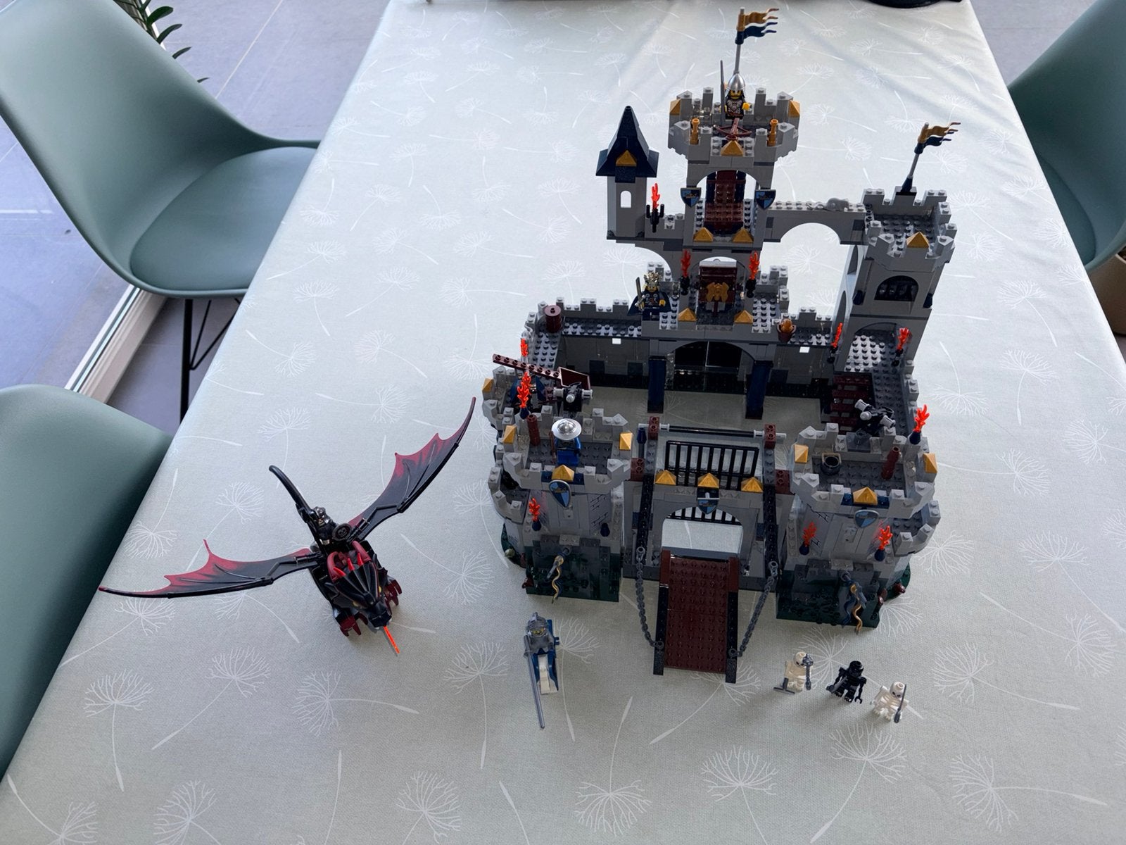 Lego 7094 King's Castle Siege met draak, Lego, Ophalen of Verzenden, Zo goed als nieuw, Inclusief minifiguren