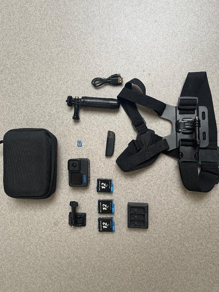 GoPro HERO10 Black en lot complet avec nombreux accessoires, Enlèvement, Comme neuf, GoPro