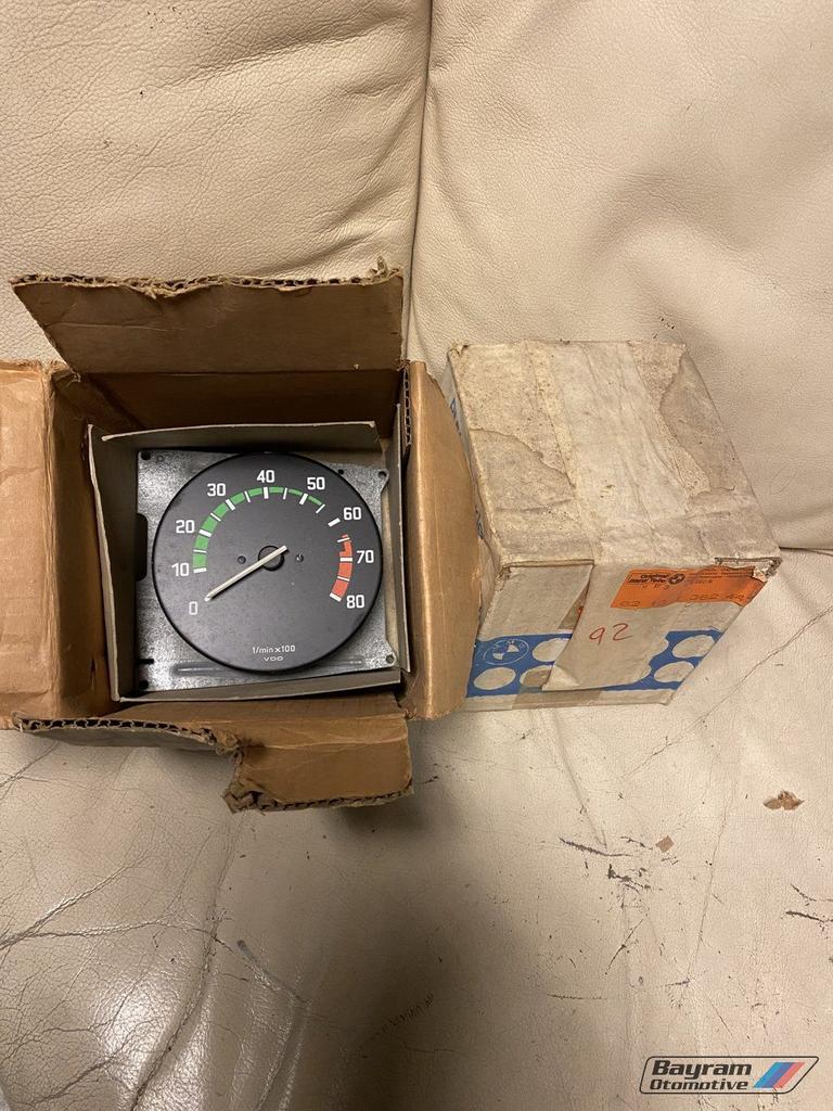 Bmw E12 toerenteller nos 62131362447 tellerbak 5-serie tacho, -, -, -