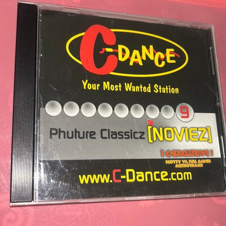 ALS NIEUW CD C-DANCE / YOUR MOST WANTED STATION 9 !, Cd's en Dvd's, Ophalen of Verzenden, Zo goed als nieuw, Dance