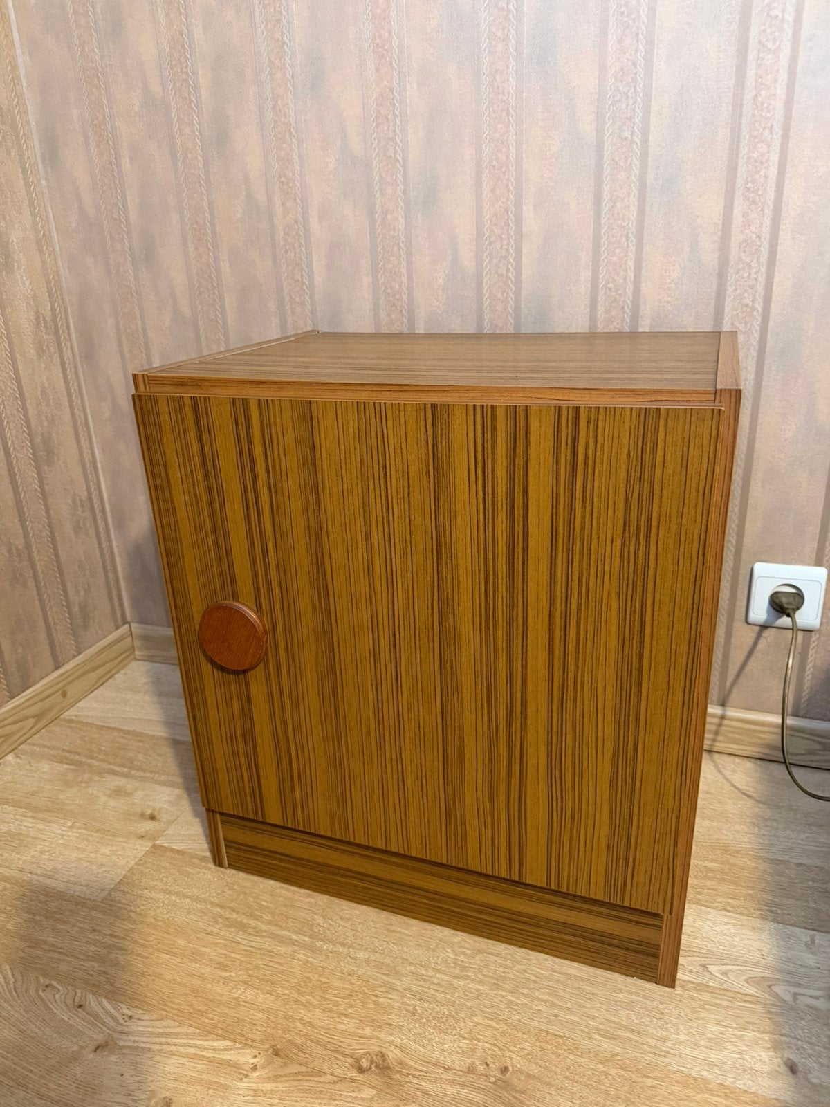 Vintage kastje, Huis en Inrichting, Kasten | Dressoirs, Ophalen, Zo goed als nieuw