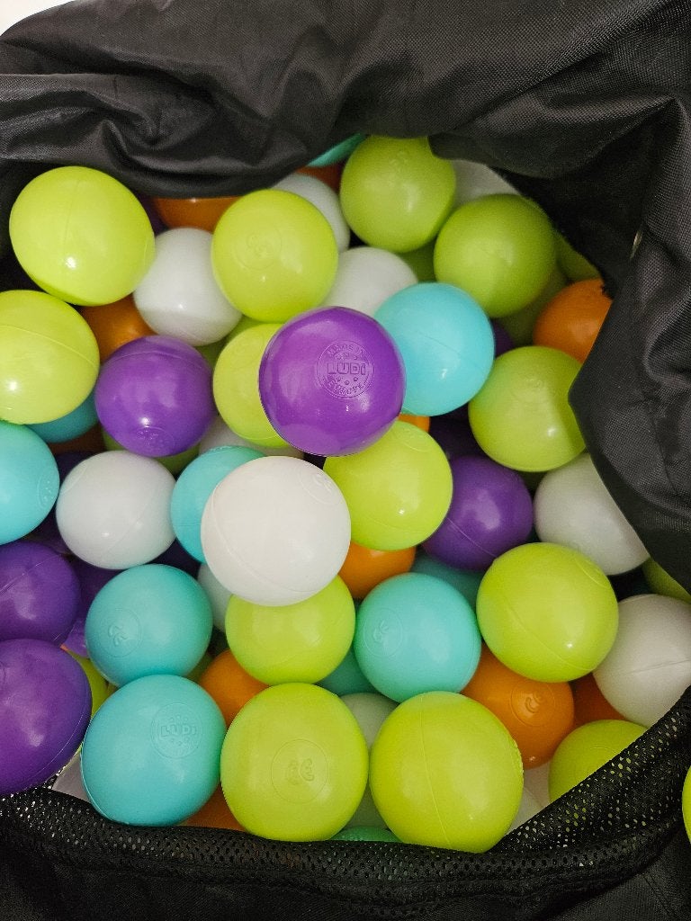700+ balles Ludi pour piscine à balles, Enfants & Bébés, Jouets | Autre, Enlèvement, Comme neuf, Garçon ou Fille