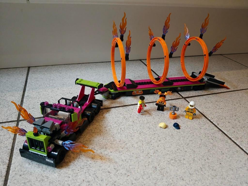 Lego City 60357 Stunt Truck et Ring of Fire Challenge plus, Enfants & Bébés, City, Enlèvement ou Envoi, Lego, Ensemble complet