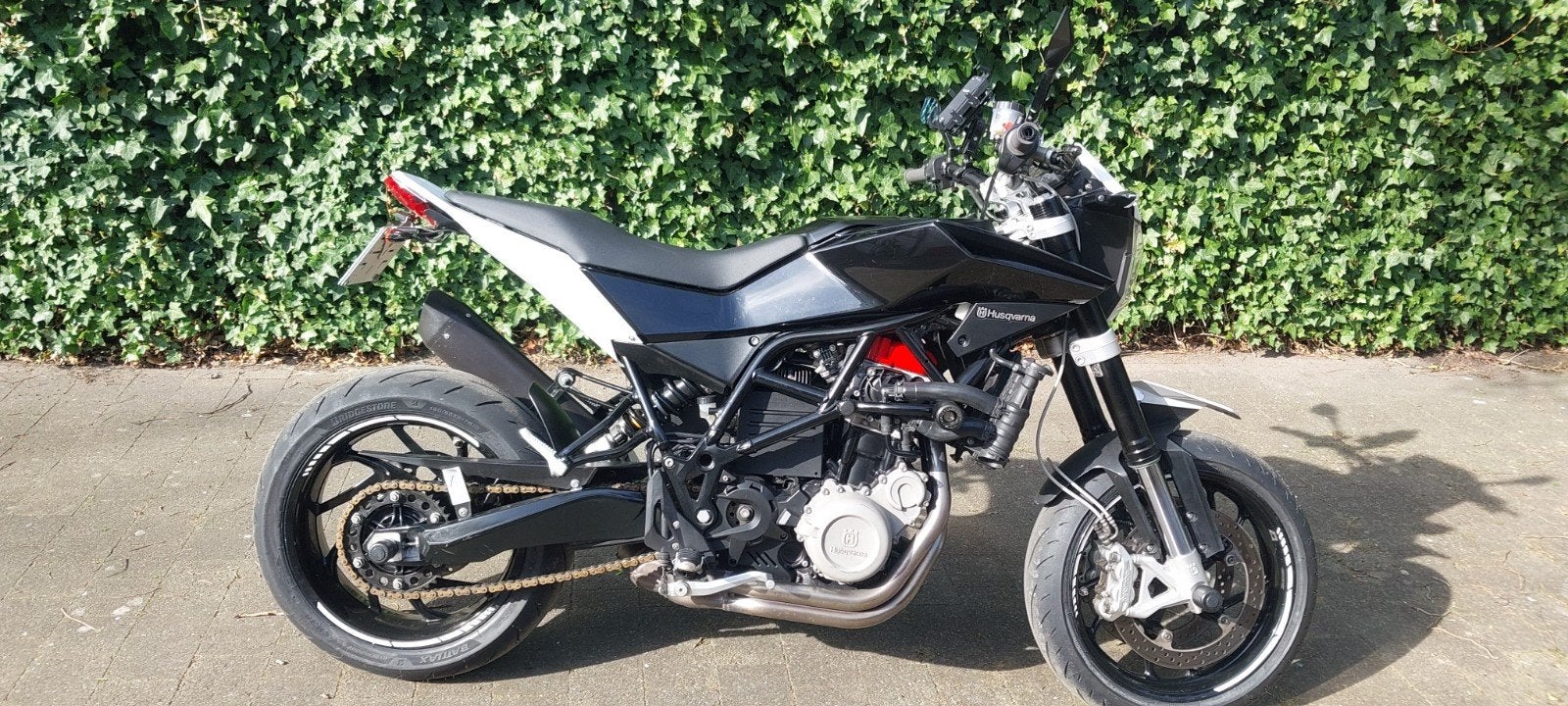 Husqvarna Nuda 900, ABS, 2 cylindres, Particulier, 899 cm³