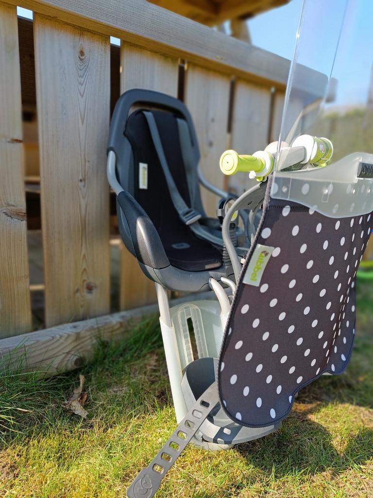 Qibbel fietsstoeltje (vooraan) incl windscherm en speelstuur, Ophalen, Voetsteuntjes, Voorzitje, Zo goed als nieuw
