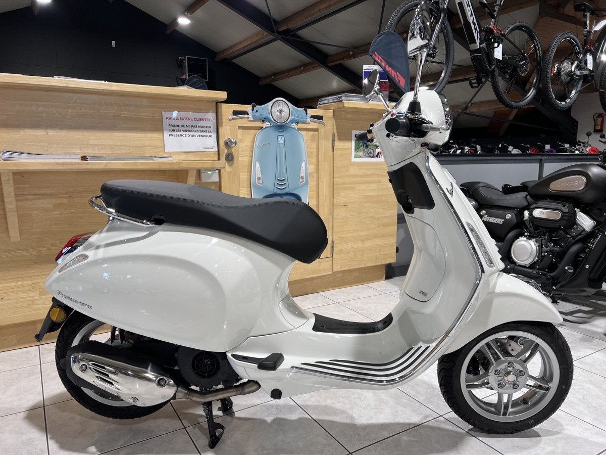 Vespa Primavera 125 BLANC, Motos, Motos | Marques Autre, Scooter, Entreprise, Vespa, 125 cm³
