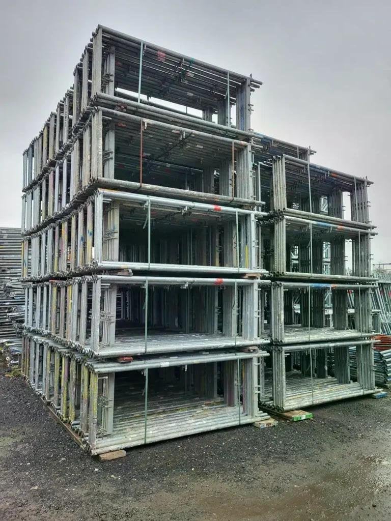 Échafaudage de façade Plettac d'occasion de 1000 m², Enlèvement ou Envoi, Utilisé, Autres métaux