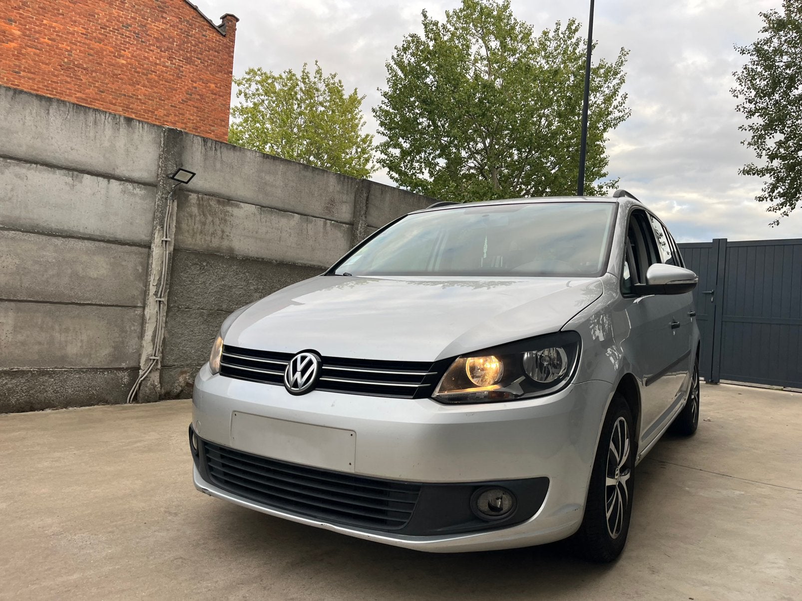 VW TOURAN 1.6 TDI 7 PLACE 2014, Autos, Entreprise, 7 places, Carnet d'entretien, 74 kW