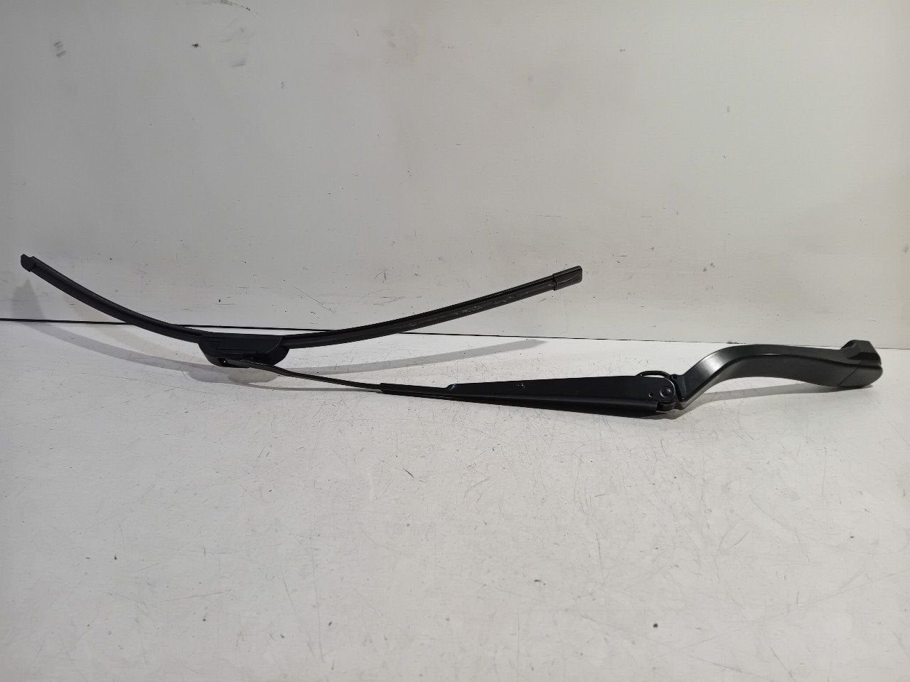 Ruitenwisserarm links voor Land Rover Discovery, Auto-onderdelen, Onderdelen@venauto.nl, Van der Ven Autorecycling B.V., Ettenseweg 76, 4706 PB Roosendaal, The Netherlands