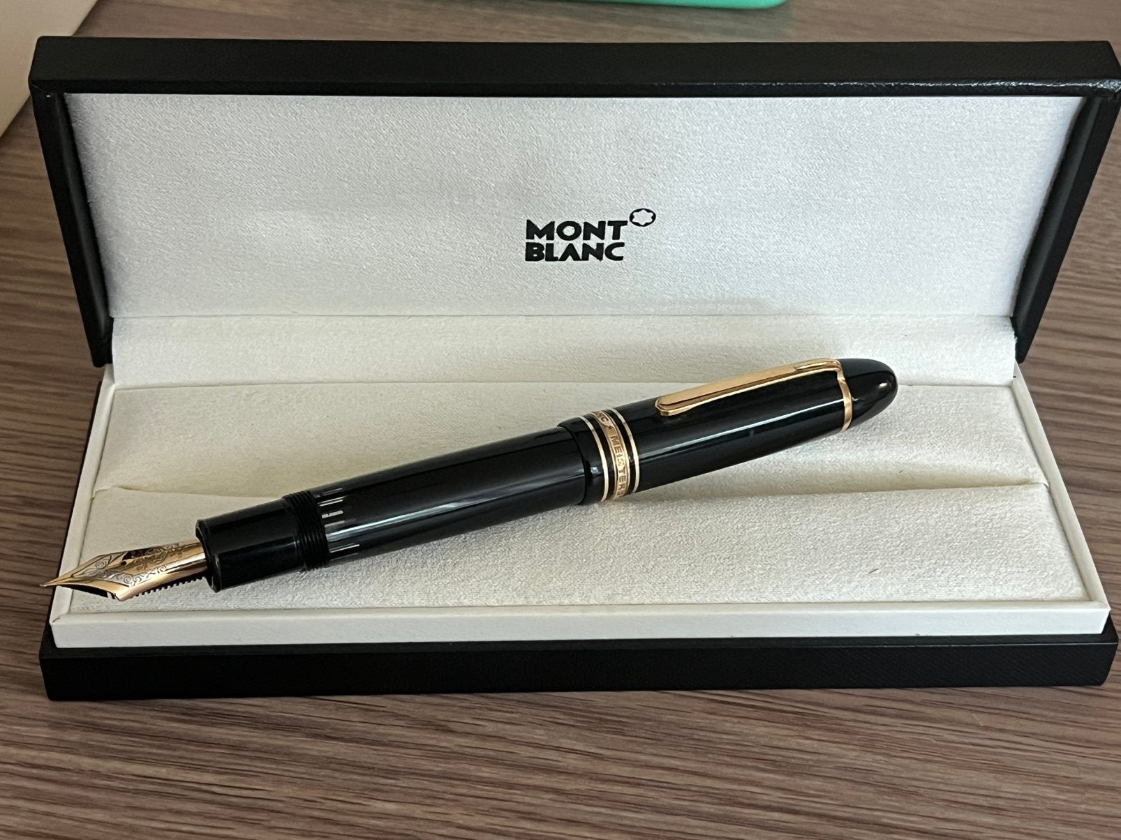 Montblanc 149 Meisterstück 4810 Or 14 carats pointe F, Enlèvement ou Envoi, Avec boîte, Stylo, Comme neuf