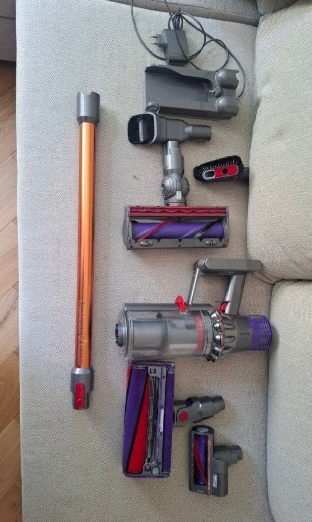 Aspirateur Dyson V10, Réservoir, Comme neuf, Dyson, Moins de 1 200 watts