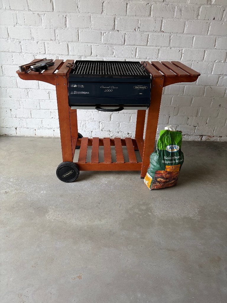 Barbecue + charbon, Enlèvement, Utilisé, Outback, Avec accessoires