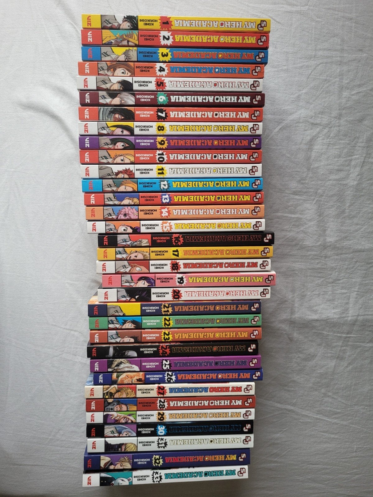 My Hero Academia manga's (vol. 1-33), Kohei Horikoshi, Enlèvement ou Envoi, Comme neuf, Plusieurs comics