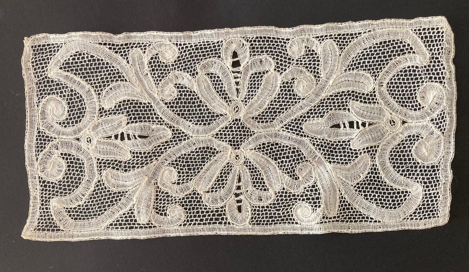 Côté de la bobine Bruges/ /23,5 sur 11 cm/ 4 pièces, Hobby & Loisirs créatifs, Dentelle, Envoi, Comme neuf