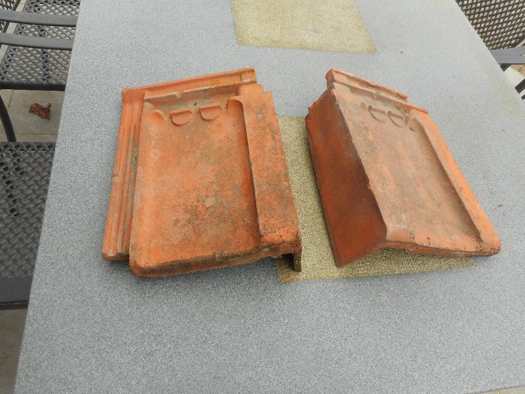 gevelpannen TTR  en   Tuca, Pierre ou Argile, Enlèvement, Utilisé, Rouge