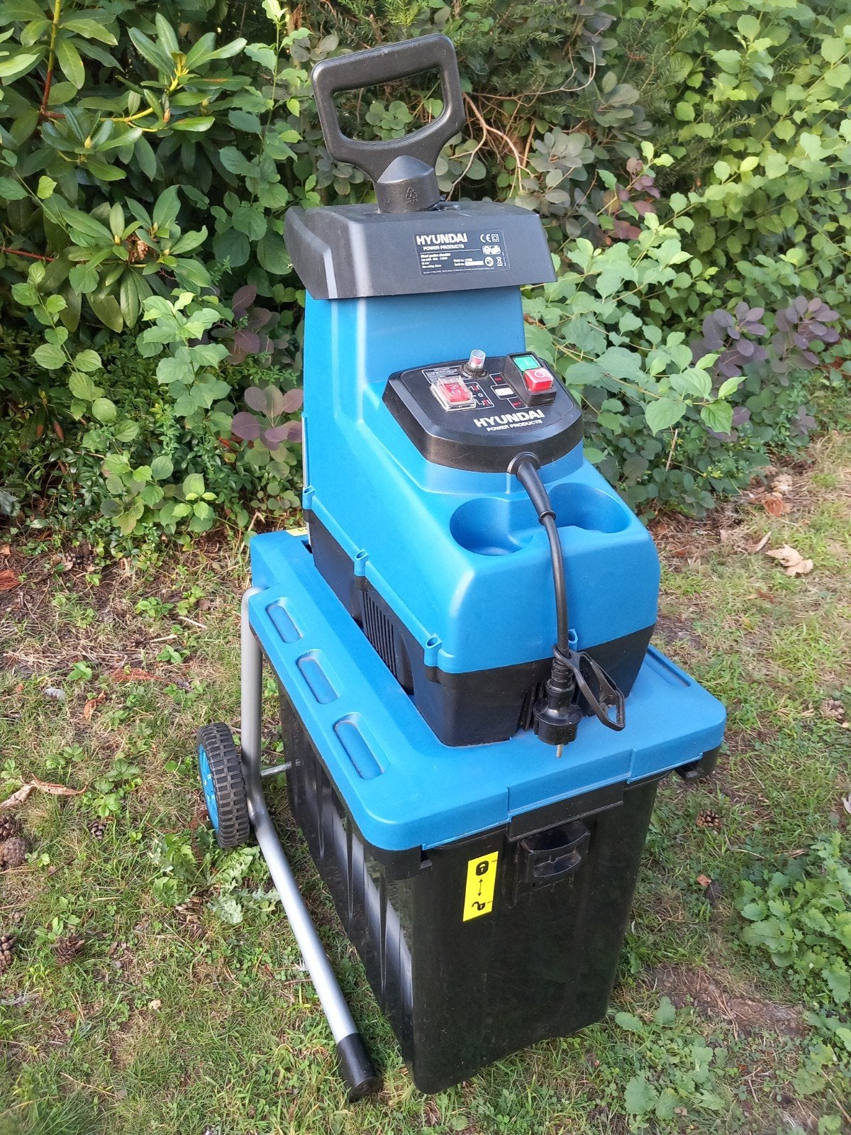 hyundai elektrische houtversnipperaar, Tuin en Terras, Ophalen, Zo goed als nieuw, Elektrisch, Met opvangbak