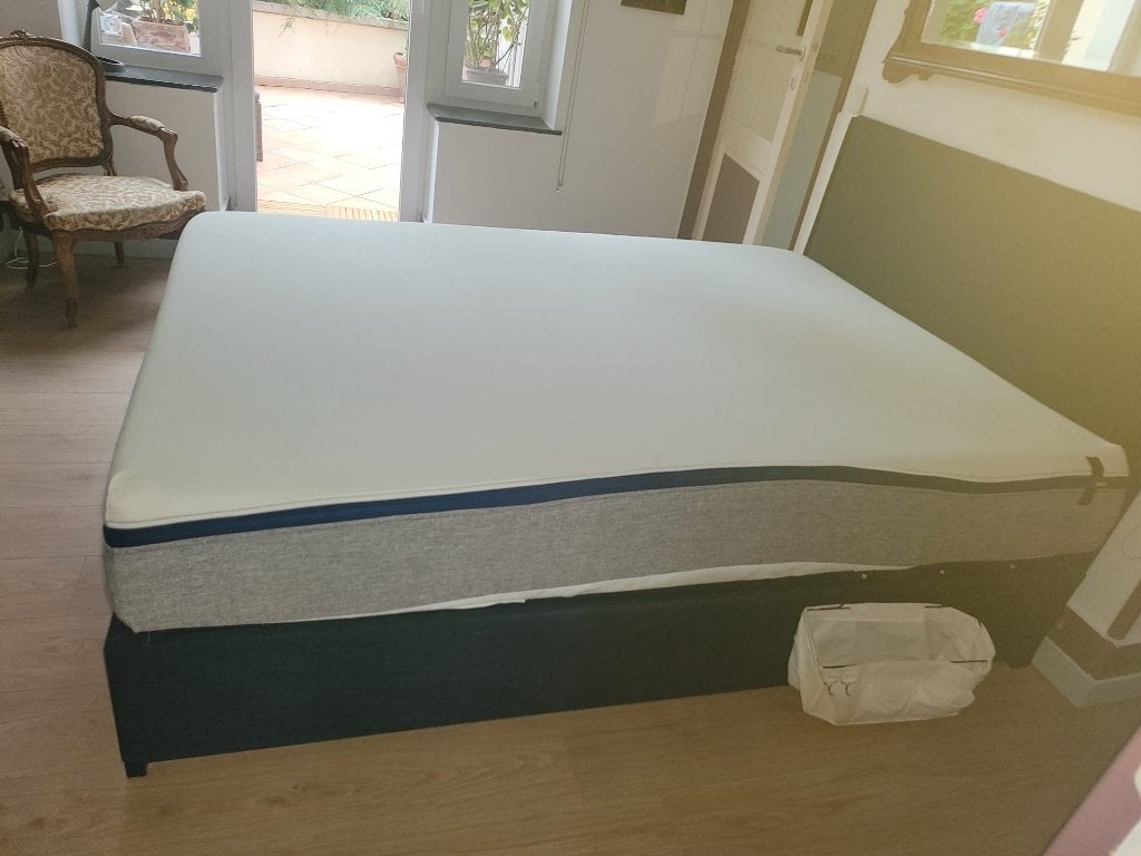 Sommier coffre bleu avec tete de lit et matelas, Maison & Meubles, Enlèvement, Sommier, 200 cm, Deux personnes
