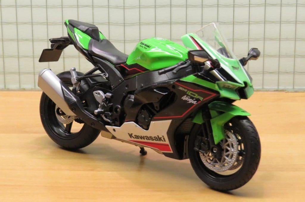 Kawasaki ZX-10R 1:12 62204 Welly, Hobby en Vrije tijd, Modelauto's | 1:5 tot 1:12, Ophalen of Verzenden, Nieuw, 1:9 t/m 1:12, Motor